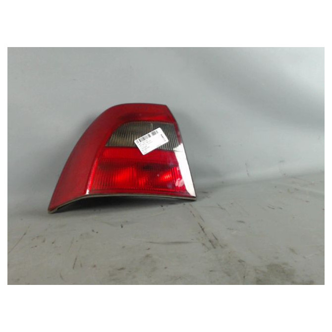 Feu arrière gauche occasion  Opel VECTRA B 3/5 portes (J96) 2.0 dti 16v (f68) (1997-2003)   1223242  1