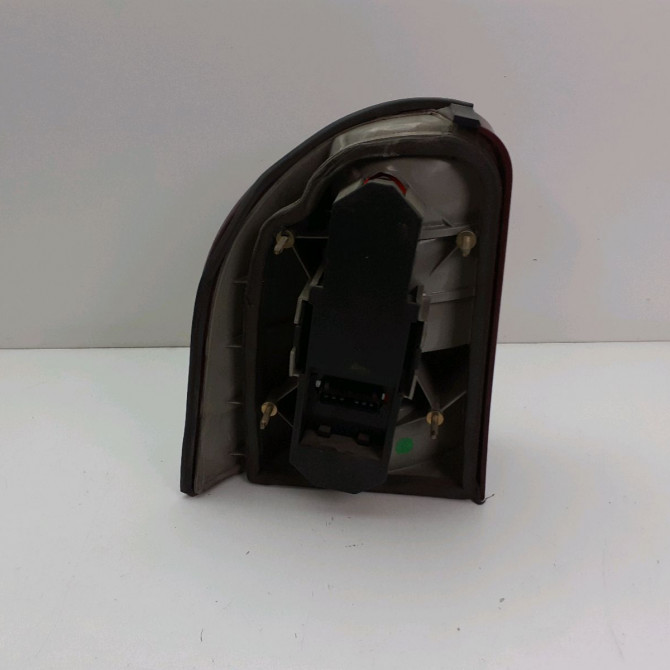 Feu arrière droit occasion  FORD MONDEO I Phase 1 CLIPPER 01-1993->09-1996   1090088  2