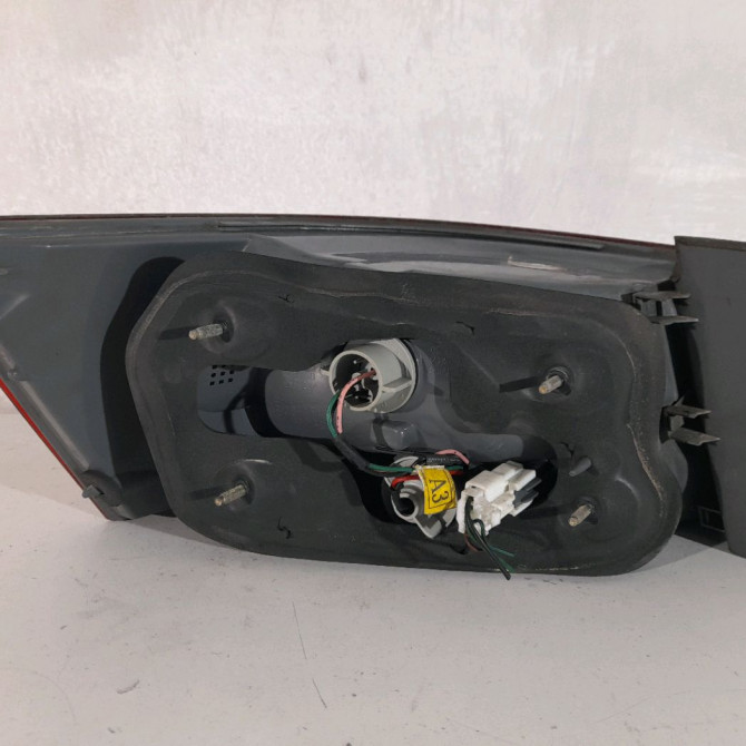 Feu arrière droit occasion  Hyundai SONATA V (NF) 2.0 crdi (2006-2010)   924123K000  2