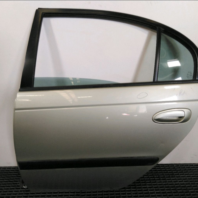 Porte arrière gauche occasion  Toyota AVENSIS (_T22_) 1.8 (at221_) (1997-2000)   6700405050  1