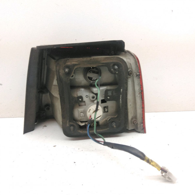 Feu arrière gauche occasion  Kia CARENS II Monospace (FJ) 2.0 crdi (2002)   K2JB51160A  2