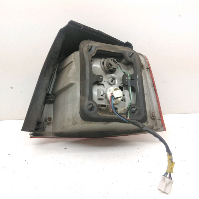 Feu arrière gauche occasion  Kia CARENS II Monospace (FJ) 2.0 crdi (2002)   K2JB51160A  3