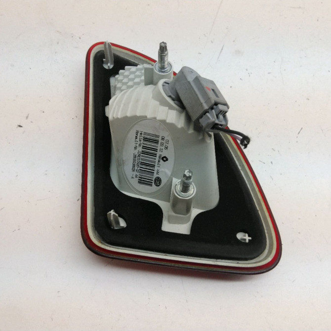Feu arrière intérieur droit occasion  Renault TWINGO II (CN0_) 1.2 16v (cn04, cn0a, cn0b) (2007-2014) 3 portes   265503882R  3