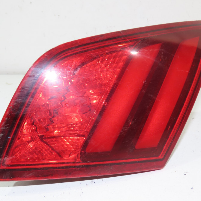 Feu arrière intérieur droit occasion  Peugeot 308 II (LB_, LP_, LW_, LH_, L3_) 1.2 thp 110 (2013-2021)   9677818280  1