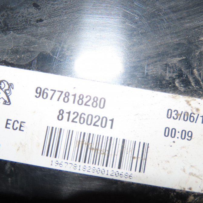 Feu arrière intérieur droit occasion  Peugeot 308 II (LB_, LP_, LW_, LH_, L3_) 1.2 thp 110 (2013-2021)   9677818280  2