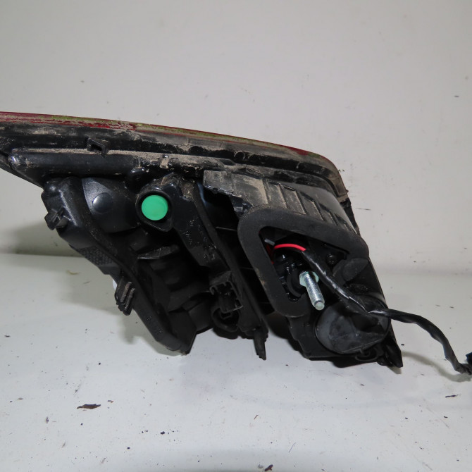 Feu arrière intérieur droit occasion  Peugeot 308 II (LB_, LP_, LW_, LH_, L3_) 1.2 thp 110 (2013-2021)   9677818280  3