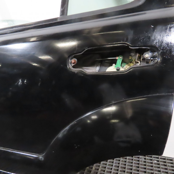 Porte arrière gauche occasion  Kia SORENTO I (JC) 2.5 crdi (2006-2011)   770033E111  3