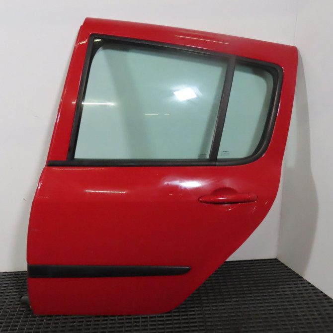 Porte arrière gauche occasion  Renault MODUS / GRAND MODUS (F/JP0_) 1.2 (jp0c, jp0k, fp0c, fp0k, fp0p, jp0p, jp0t) (2004) 5 portes   821014278R  1