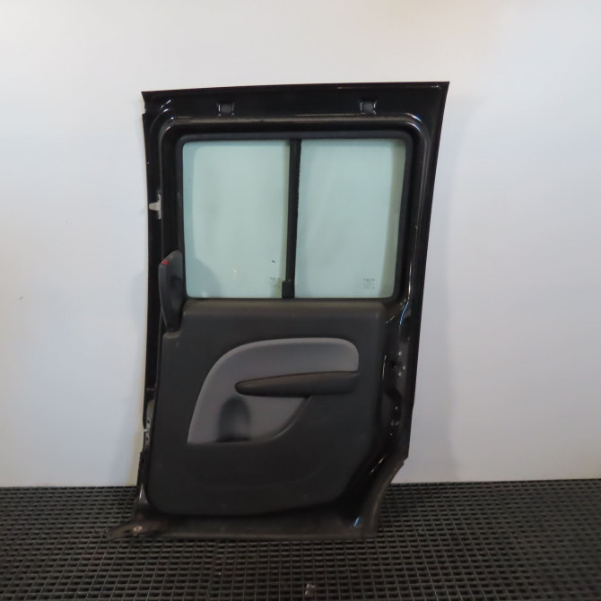 Porte coulissante d occasion  Fiat DOBLO Monospace (119_, 223_) 1.3 d multijet (2005)   51847628  3