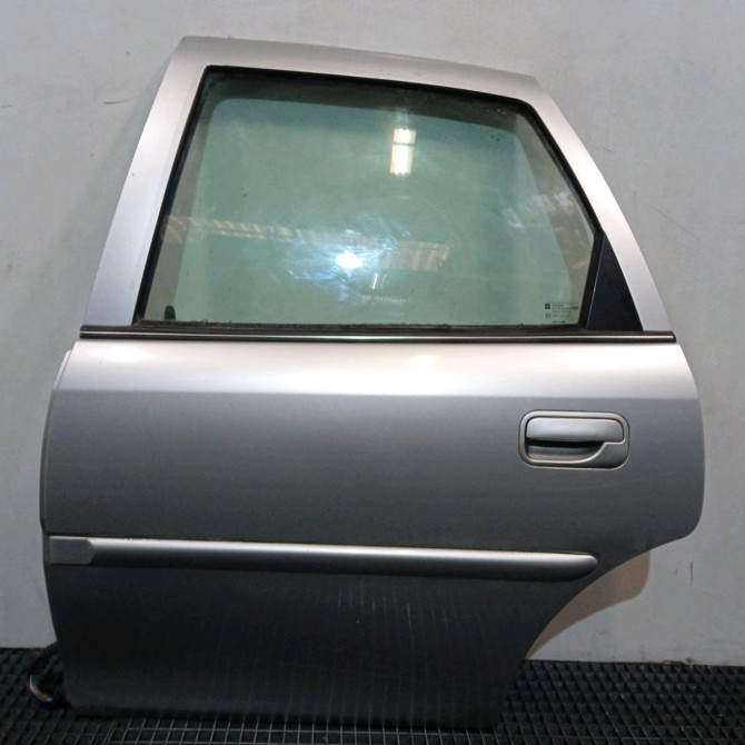 Porte arrière gauche occasion  Opel VECTRA B 3/5 portes (J96) 2.0 dti 16v (f68) (1997-2003)   90508227  1