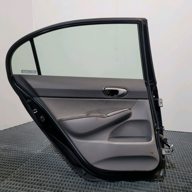 Porte arrière gauche occasion  Honda CIVIC VIII A trois volumes (FD, FA) 1.3 ima (fa3, fd3) (2006)   67550SNAU00ZZ  2