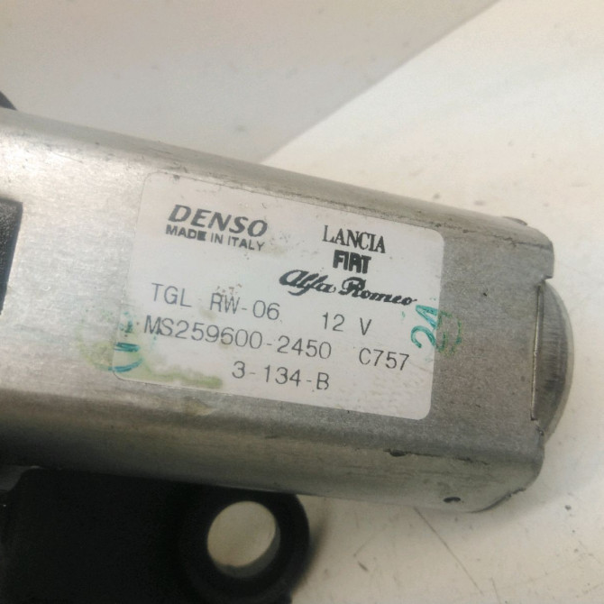 Moteur essuie-glace arrière occasion  Lancia YPSILON (312_) 1.2 (312.pxa1a, 312.yxa1a) (2011)   51833785  2