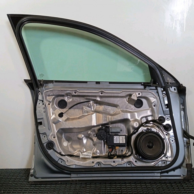 Porte avant gauche occasion  Audi A8 D3 (4E2, 4E8) 3.0 tdi quattro (2003-2010)   4E0831051C  3