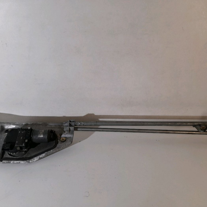 Moteur essuie-glace avant occasion  RENAULT VELSATIS Phase 1 01-2002->04-2005 2.2 DCI 150ch   8200006449  1