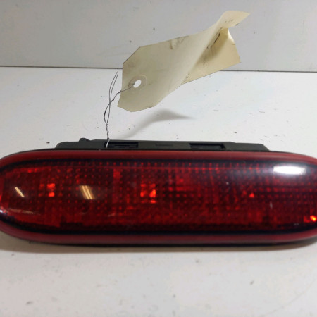 Feux stop supplementaire occasion  Renault CLIO I (B/C57_, 5/357_) 1.2 (b/c/s57a, b/c57s, 5/357f, 5/357j, 5/357l, 5/357r) (1990-1998) 5 portes   7700847733 