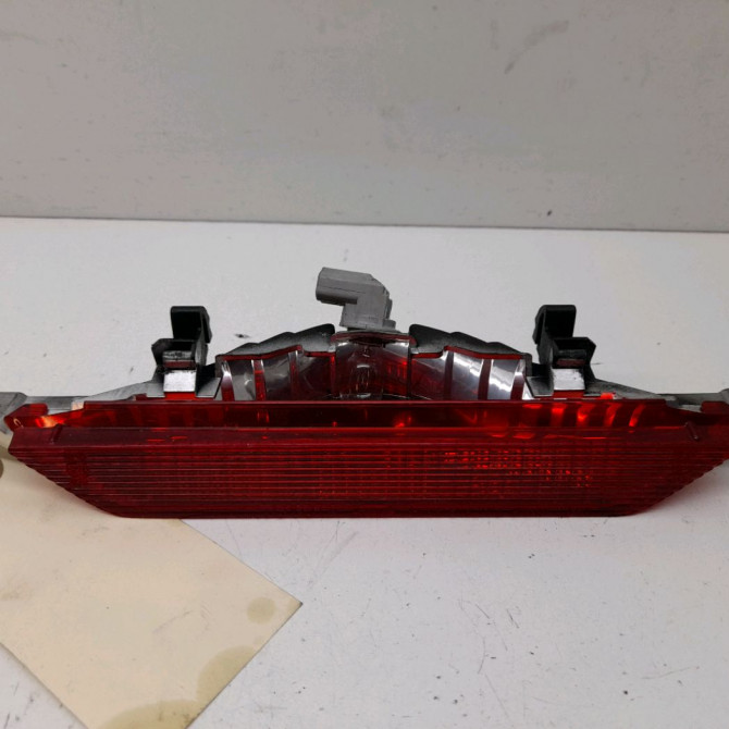 Feux stop supplementaire occasion  Toyota COROLLA (_E12_) 2.0 d-4d (cde120r_, cde120l_) (2002-2006)   8157002111  1