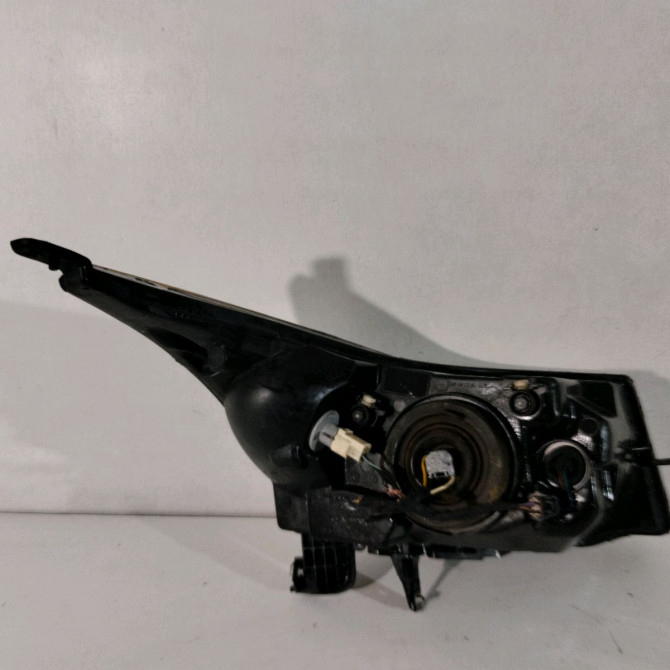 Phare gauche occasion  Chevrolet CRUZE 3/5 portes (J305) 1.7 d (2012-2015)   95137777  2