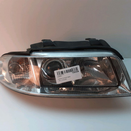 Phare droit occasion  Audi A4 B5 (8D2) 1.6 (1994-2000)   8D0941030AK 