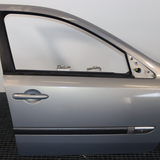 Porte avant droite occasion  Renault LAGUNA II (BG0/1_) 1.6 16v (bg1g, bg1h) (2005-2007)   7751472438  1