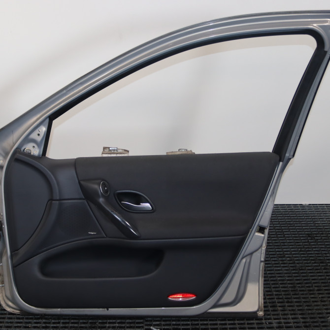 Porte avant droite occasion  Renault LAGUNA II (BG0/1_) 1.6 16v (bg1g, bg1h) (2005-2007)   7751472438  2