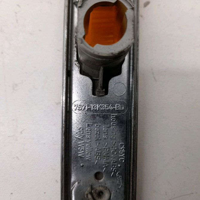 Répétiteur aile gauche occasion  Ford MONDEO IV (BA7) 1.8 tdci (2007-2015)   1571282  2