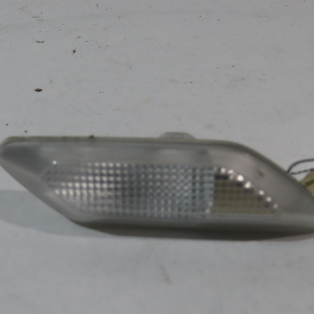 Répétiteur aile gauche occasion  Dacia SANDERO III Liberty 125 i.e. (m73) (2012)   261662708R 