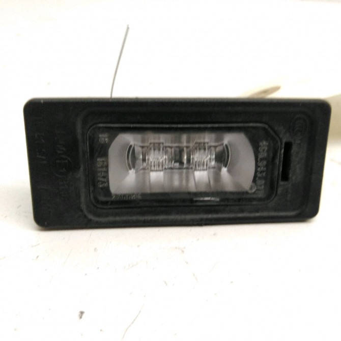 Eclaireur plaque de police g occasion  Audi A3 Sportback (8VA, 8VF) 1.6 tdi (2012) 5 portes   4G0943021A  1