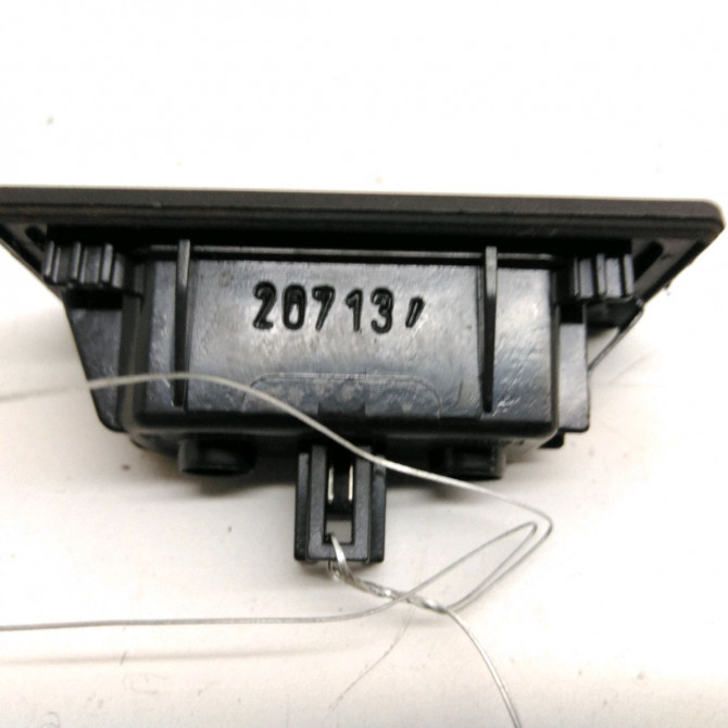 Eclaireur plaque de police g occasion  Audi A3 Sportback (8VA, 8VF) 1.6 tdi (2012) 5 portes   4G0943021A  2