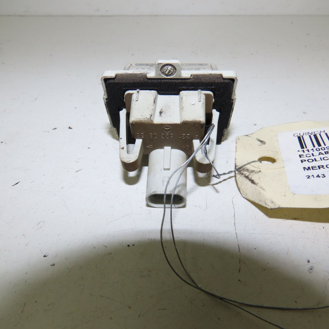 Eclaireur plaque de police g occasion  Mercedes-benz CLA Coupé (C117) Cla 220 cdi / d (117.303) (2013-2019)   999067000  3