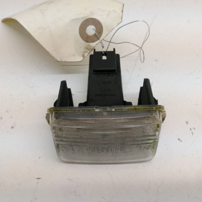 Eclaireur plaque de police d occasion  Citroën BERLINGO / BERLINGO FIRST Camionnette/Monospace (M_) 1.9 d 70 (mbwjz, mcwjz) (1999-2011)   6340A3  1