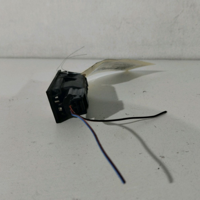 Eclaireur plaque de police d occasion  Renault MASTER III Camionnette (FV) 2.3 dci 110 fwd (fv0r, fv0w) (2014)   265108474R  2