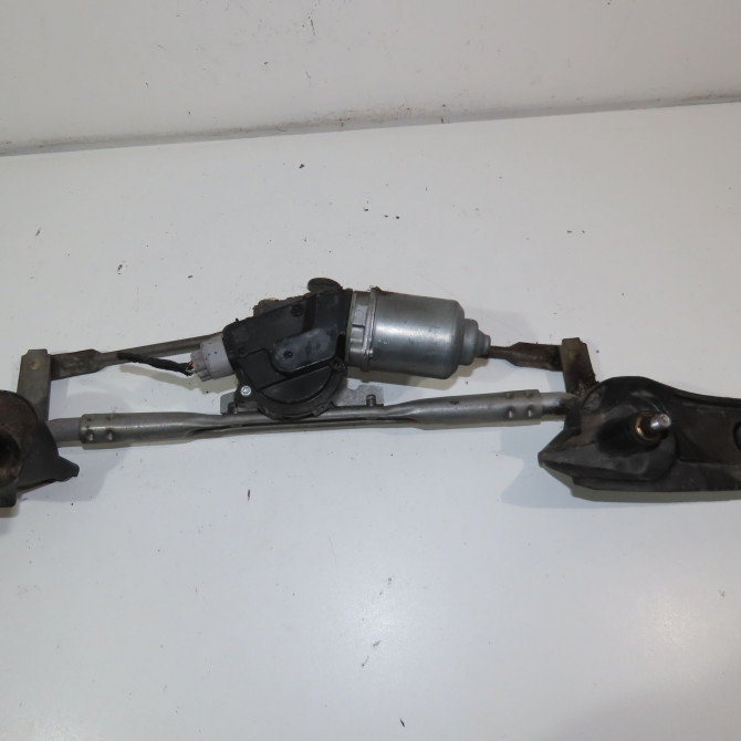 Moteur essuie-glace avant occasion  Mazda 6 Hatchback (GH) 2.2 mzr-cd (gh10) (2009-2012)   GS1D67340  1