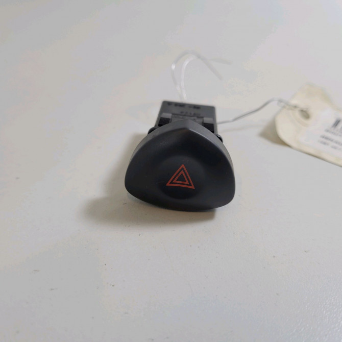 Bouton de warning occasion  Renault CLIO II (BB_, CB_) 1.5 dci (b/cb3m) (2005-2010) 3 portes   8200442723  1