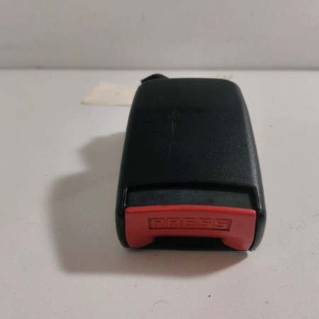 Ancrage ceinture arrière droit occasion  Renault CLIO I (B/C57_, 5/357_) 1.2 (b/c/s57a, b/c57s, 5/357f, 5/357j, 5/357l, 5/357r) (1990-1998) 5 portes   7700793636 