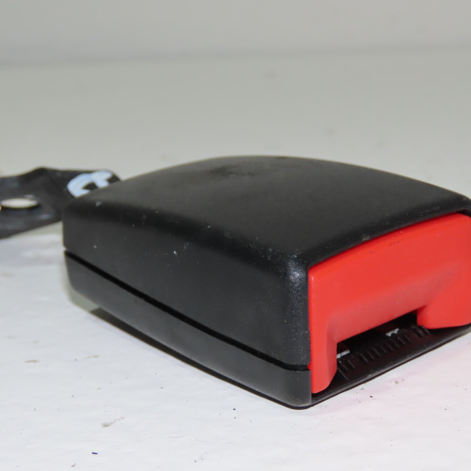 Ancrage ceinture arrière droit occasion  Porsche 911 (997) 3.8 carrera s (2004-2008)   99680316601  1