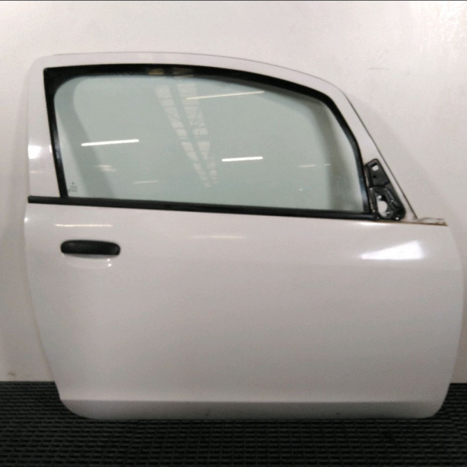 Porte avant droite occasion  Mitsubishi COLT VI (Z3_A, Z2_A) 1.1 (z31a, z32a) (2004-2012)   5700A624  1
