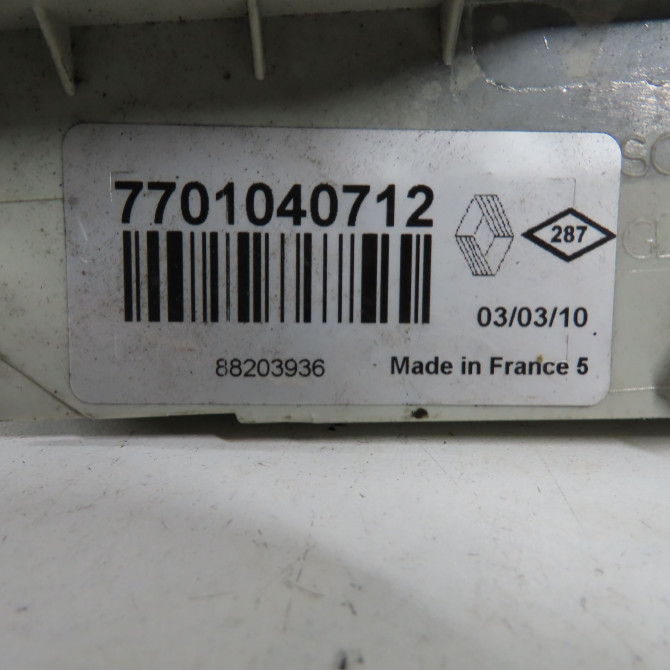 Clignotant gauche occasion  RENAULT MEGANE I Phase 1 11-1995->03-1999 1.4   7701040712  2