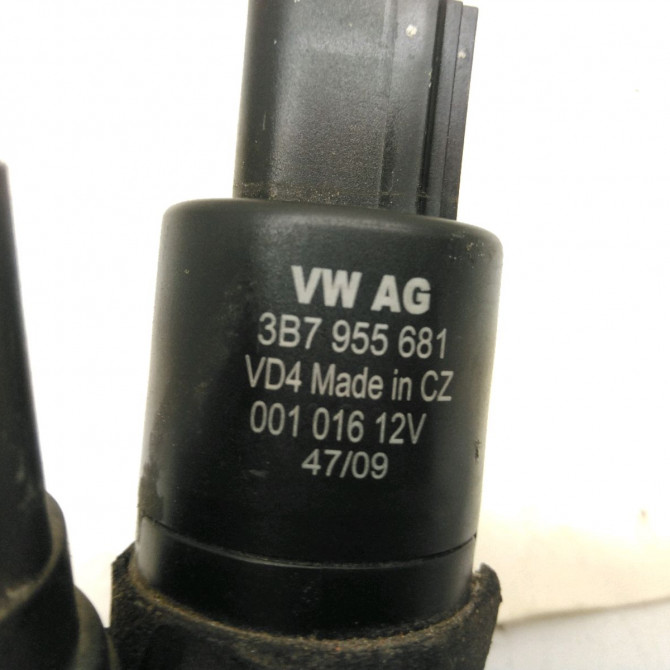 Pompe lave-glace avant occasion  Audi A5 Décapotable (8F7) 2.7 tdi (2009-2012)   1K5955651  3