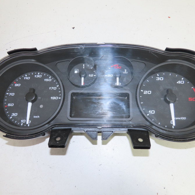 Bloc compteurs occasion  Iveco DAILY VI Camion plate-forme/Châssis 33s14, 35s14, 35c14 (2016)   5802036581  1