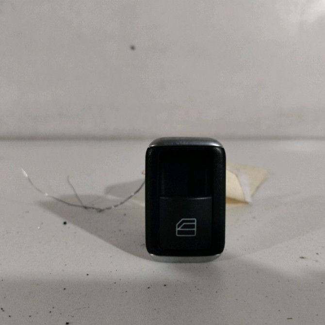 Commande leve-glace porte arrière gauche occasion  Mercedes-benz CLASSE GLA (X156) Gla 180 cdi / d (156.912) (2014)   20490581029107  1