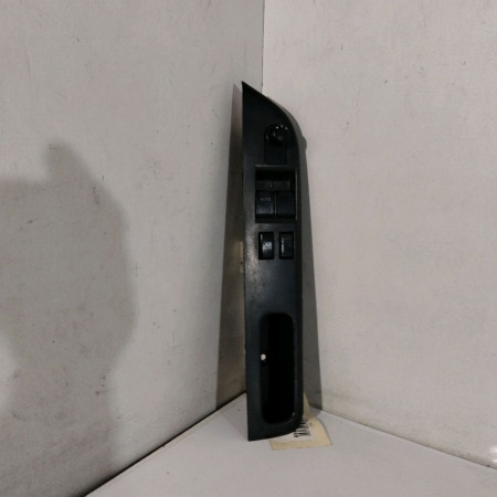 Commande lève-glace porte avant gauche occasion  Suzuki SWIFT III (MZ, EZ) 1.3 ddis (rs 413d) (2005)   3799062J10 