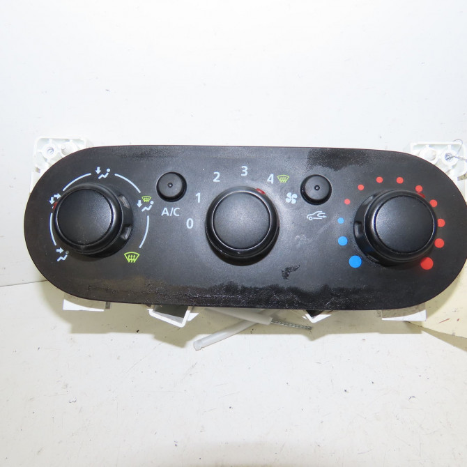 Commande de chauffage occasion  Opel VIVARO B Camionnette (X82) 1.6 cdti (05) (2014-2016)   95517557  1