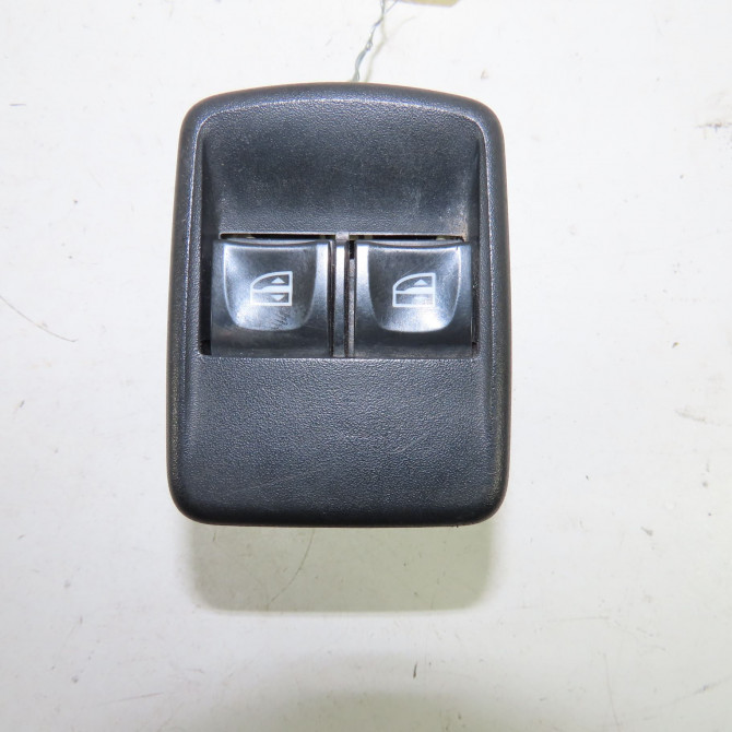 Commande lève-glace porte avant gauche occasion  Opel VIVARO B Camionnette (X82) 1.6 cdti (05) (2014-2016)   93452320  1