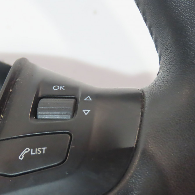 Volant de direction occasion  Peugeot 208 I (CA_, CC_) 1.4 hdi (2012) 3 portes   96739515ZD  4