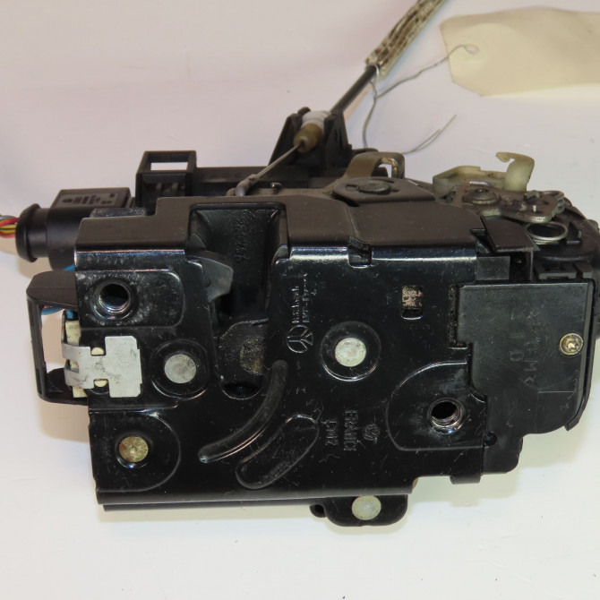 Serrure porte avd occasion  AUDI TT I Phase 1 10-1998->09-2006   8N2837016B  3