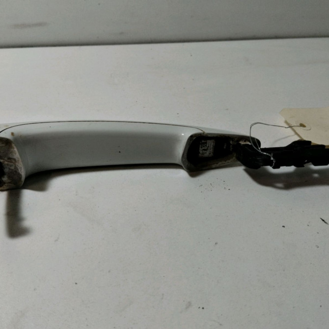 Poignee ext porte avd occasion  Bmw 1 (F21) 118 d (2011)   51217326918  2