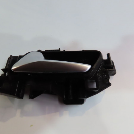 Poignee int porte avg occasion  Opel CROSSLAND X / CROSSLAND (P17, P2QO) 1.2 (75) (2017)   98000001VV 