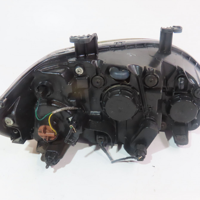 Phare gauche occasion  Ssangyong RODIUS I 2.7 xdi (2005)   8310121305  2