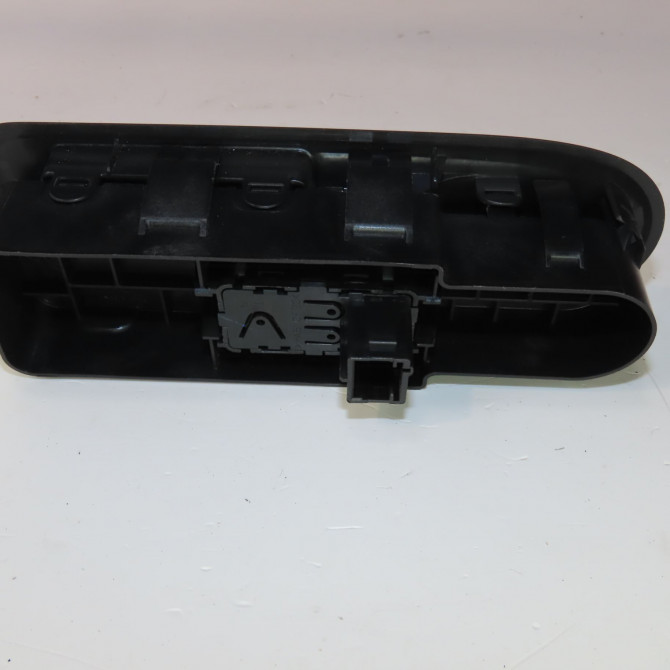 Commande lève-glace porte avant droite occasion  Citroën C3 II (SC_) 1.4 hdi 70 (sc8hzc, sc8hr0, sc8hp4) (2009) 5 portes   98012512XT  3