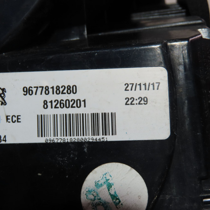 Feu arrière intérieur droit occasion  Peugeot 308 II (LB_, LP_, LW_, LH_, L3_) 1.5 bluehdi 130 (2017-2021)   9677818280  2